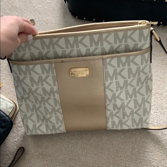 Michael Kors Crossbody with handheld clutch wallet - Picture 1 of 4